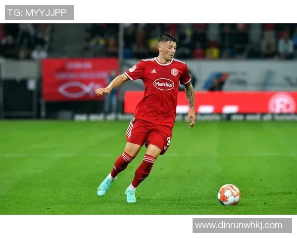 不伦瑞克迎战卡尔斯鲁厄争夺德乙联赛关键三分的精彩对决